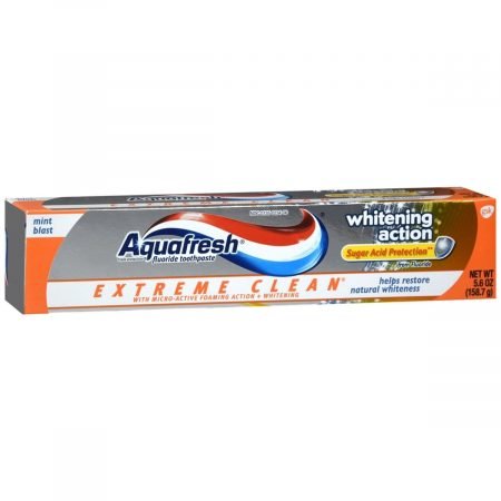 Aquafresh Extreme Clean Whitening Action Fluoride Toothpaste Mint Blast - 5.6 OZ